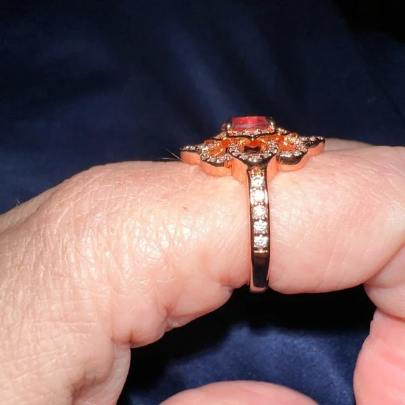 Elegant Pink Gemstone Ring in Rose Gold - Picture 6 of 9